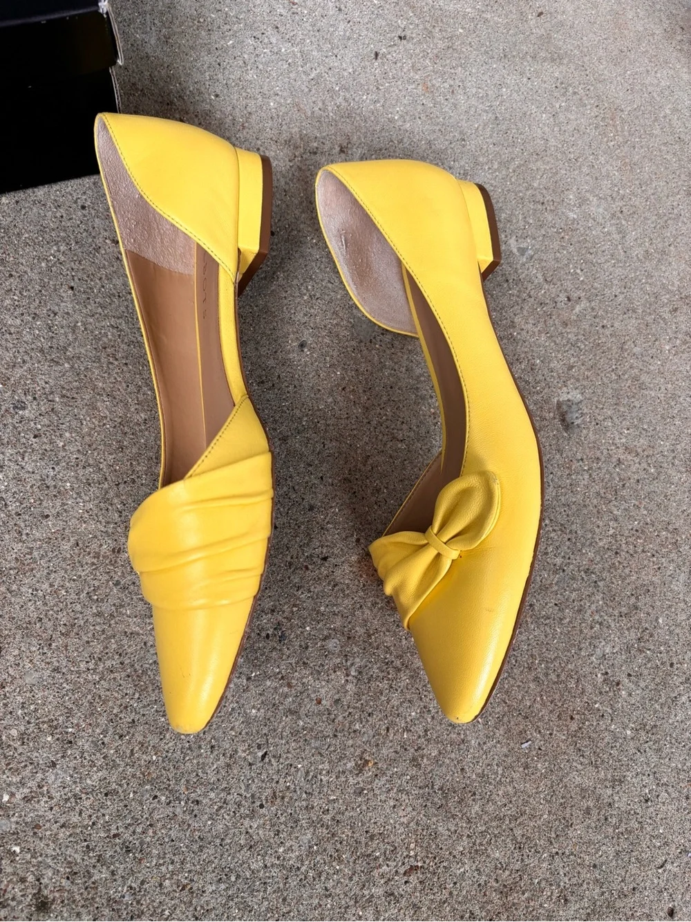 Talbots “lemon drop” Yellow Pointed Knot Leather Flats